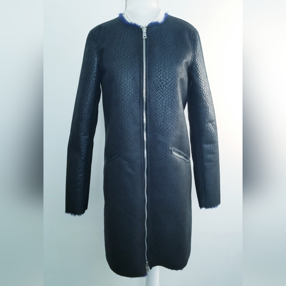 Guess Reversible Coat Black Reptile Pattern Leather Blue Faux Fur Front Zip NWT